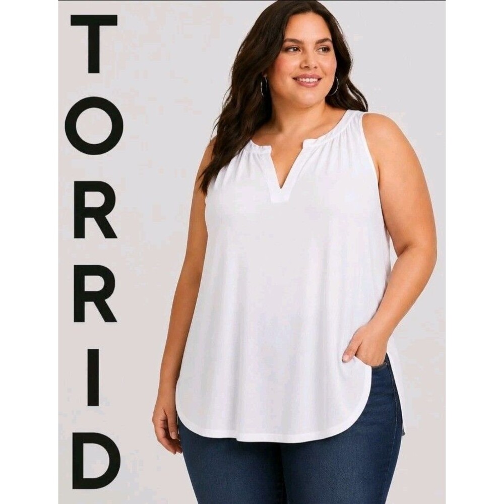 NWT TORRID Super Soft Knit Womens 22/24 Minimalist Casual V-Neck White Tank Top